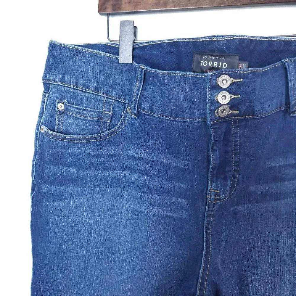 TORRID New With Tags Medium Blue Wash Whiskered Stretch Skinny Jeggings Size 22T